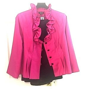 Gorgeous 2 piece Ruffled collar suit